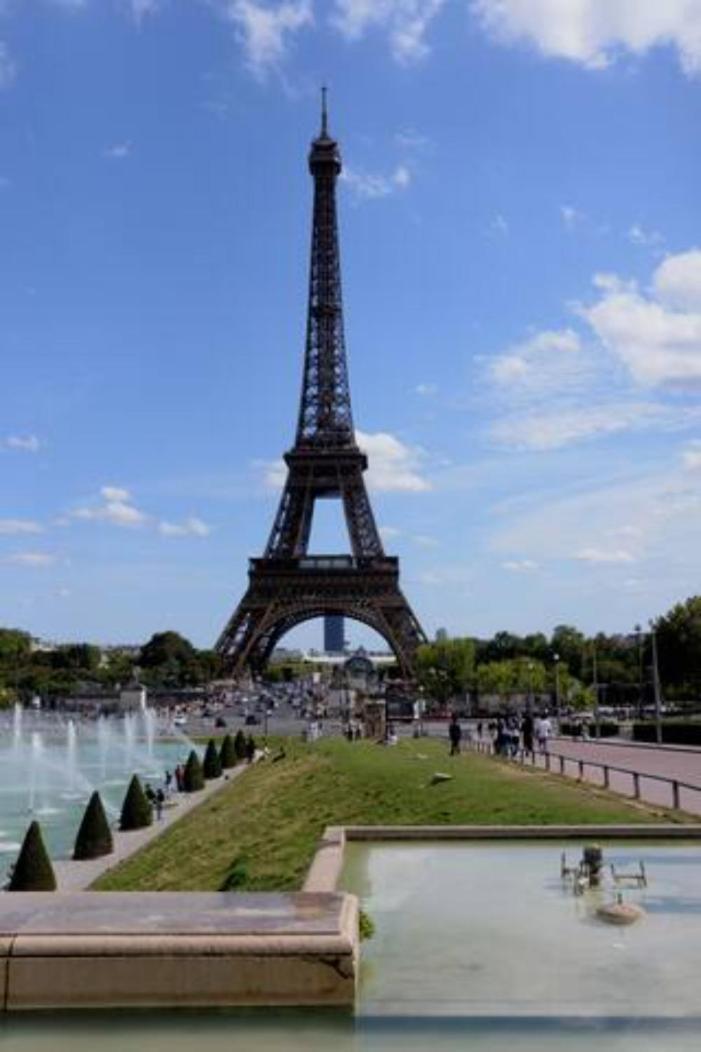 Appartamento Eiffel Edge Escape 30 M From Eiffel Tower Parigi Esterno foto